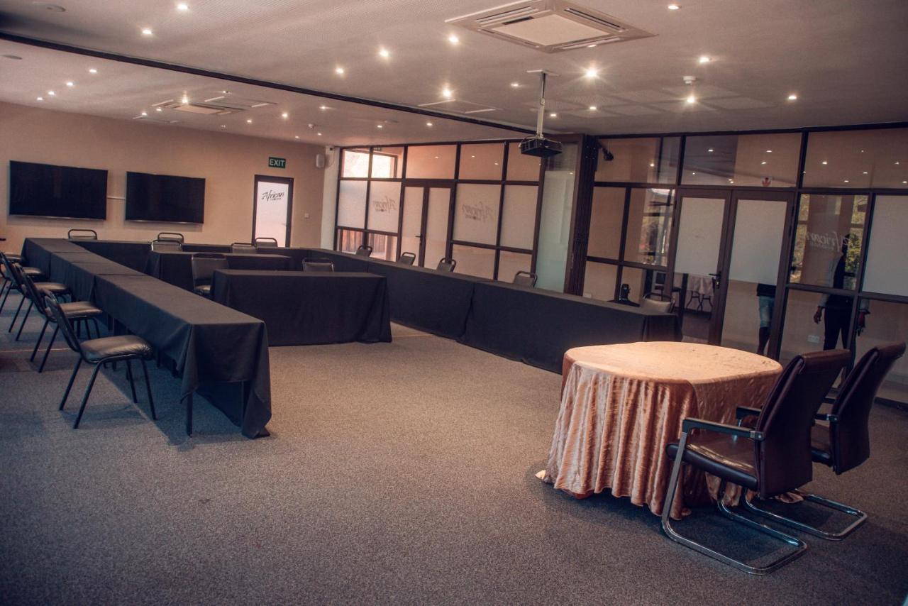 African Home Hotel 哈博罗内 外观 照片