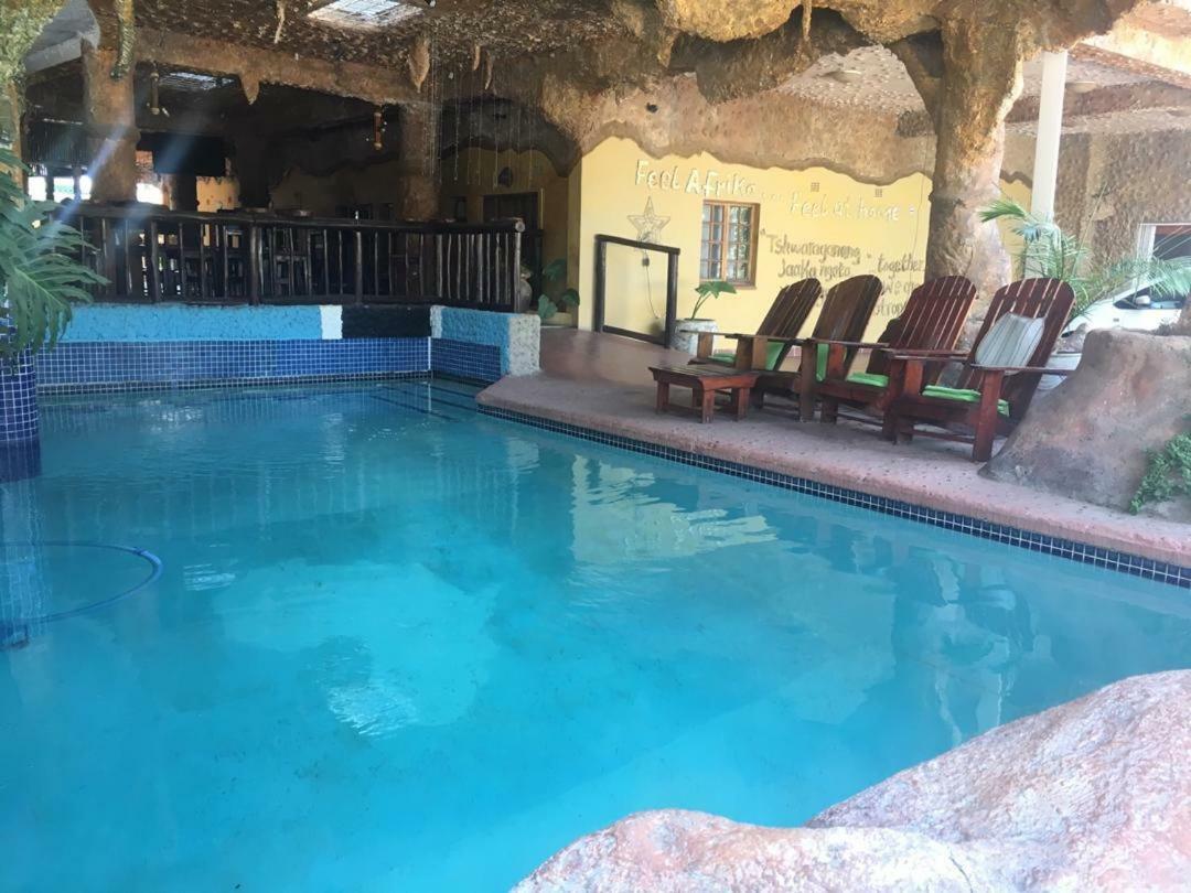 African Home Hotel 哈博罗内 外观 照片